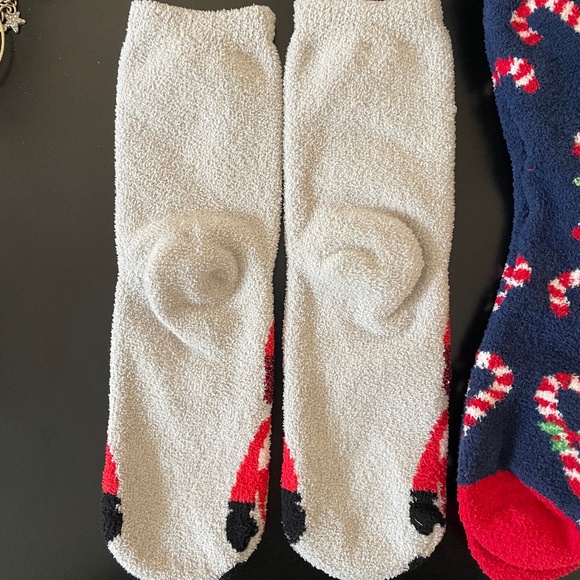 5 for $20: American Eagle Christmas crew socks - Picture 4 of 8